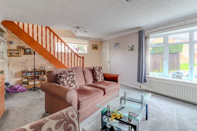 20 Holgate Close, Leicester photo 4