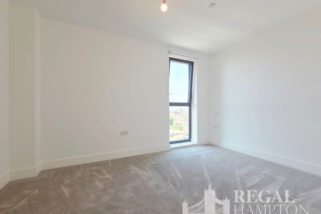 8 Station Road, London photo 4