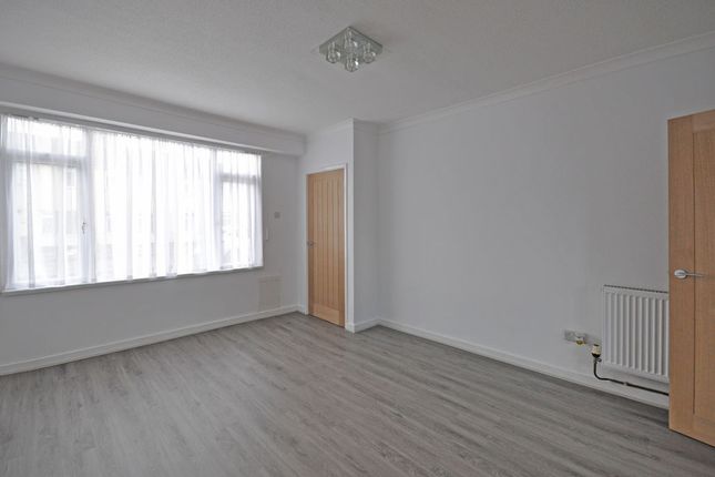 191, Maesglas Crescent, Newport photo 2