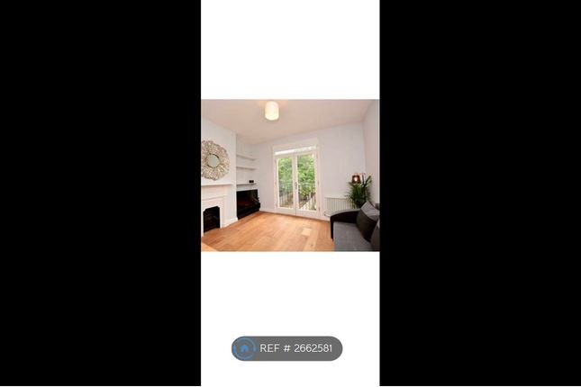 Flat, Feltham Avenue, East Molesey photo 2