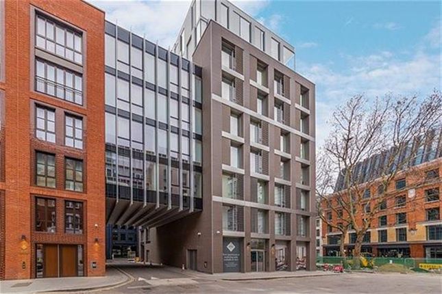 Flat to rent in Vicary House, Barts Square, Bartholomew Close, Barbican, London