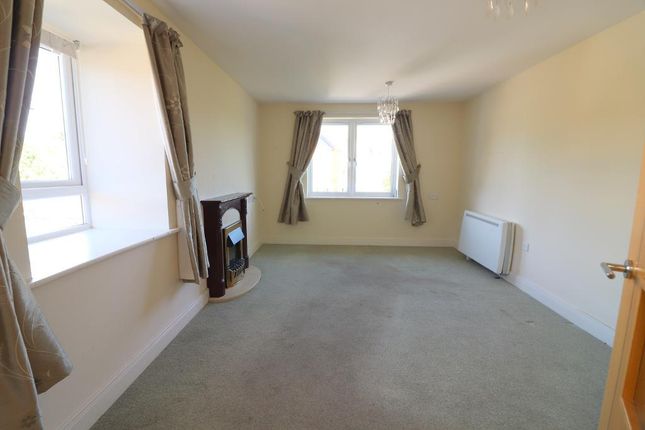 37, Hughes Court, Luton photo 3