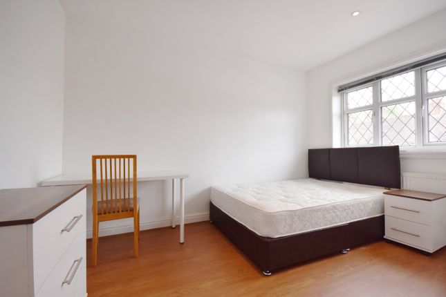 Thumbnail Room to rent in Strathmore Avenue, Coventry