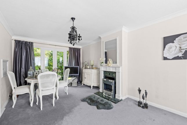 8, Downland Close, Epsom photo 2