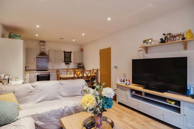 Flat for sale in Cole Court, Southend-On-Sea