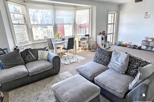Top Floor Flat, 1, Elms Avenue, Eastbourne photo 3