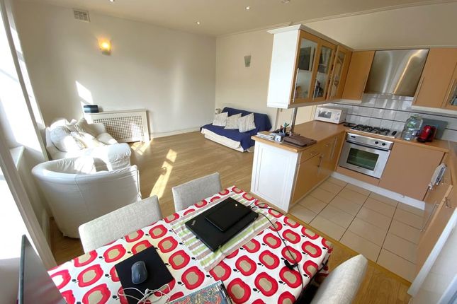 Flat 4, 28 St Georges Drive, London photo 4