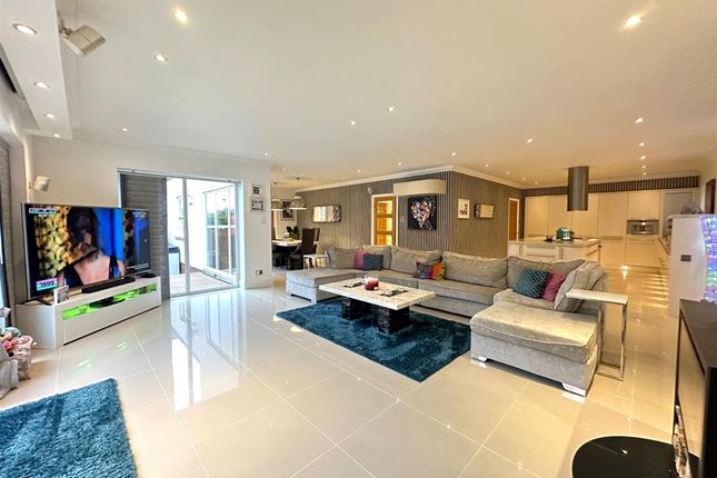 21 Stepney Grove, Scarborough photo 2