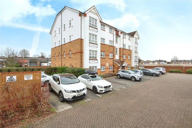 Flat for sale in Perkin Close, Hounslow