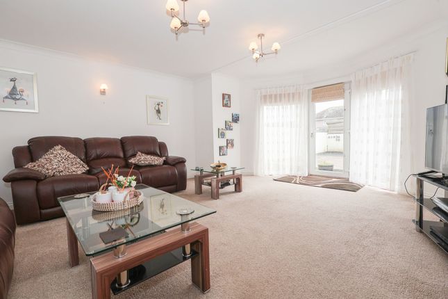 2 Spinnakers Pentire Avenue, Newquay photo 3