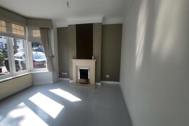 54, Lonsdale Drive, Enfield photo 5