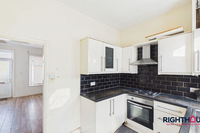 78 Harlow Road, Bradford photo 2