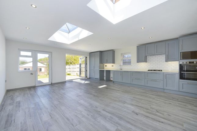 1, Pitfold Avenue, Haslemere photo 2