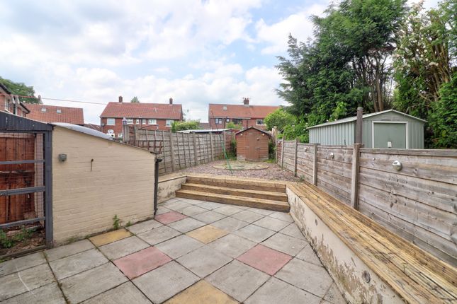 30, Lordsfield Avenue, Ashton-under-lyne photo 4