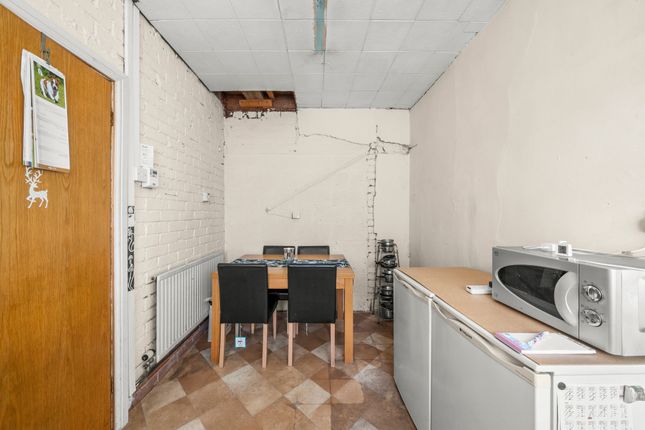 19 Hawthorn Avenue, Wigan photo 4