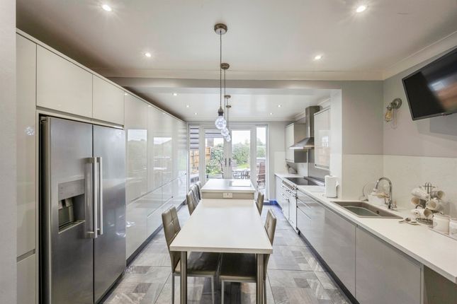 Rose Villa, Main Street, Doncaster photo 3