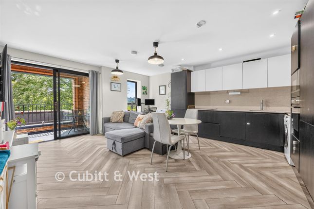Kyle Court, Woodcrest Road, Purley photo 4
