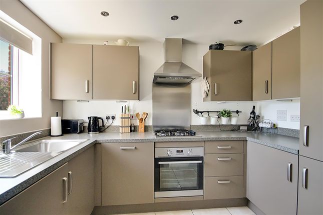 31, Cambrian Way, Worthing photo 2