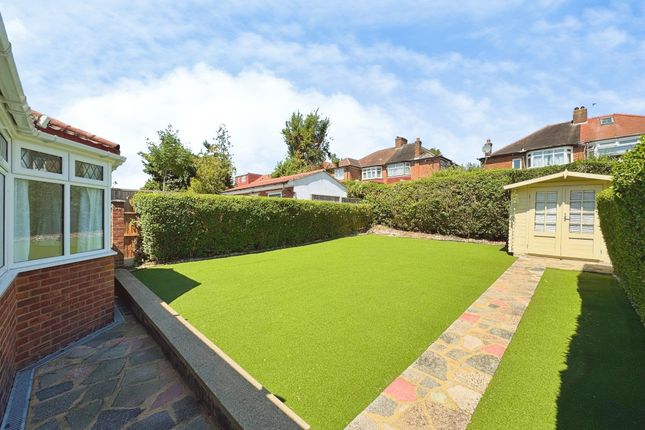 Beverley Drive, Edgware photo 5