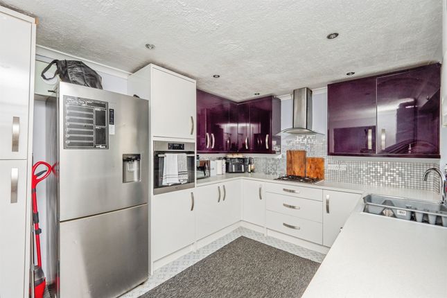 14, Empool Close, DORCHESTER photo 3
