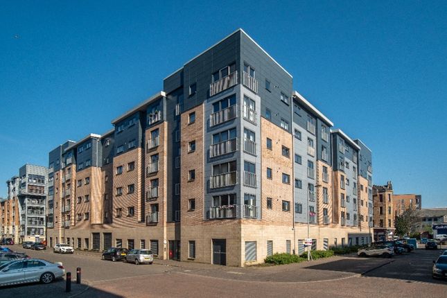 Thumbnail Flat to rent in Barrland Street, Pollokshields, Glasgow