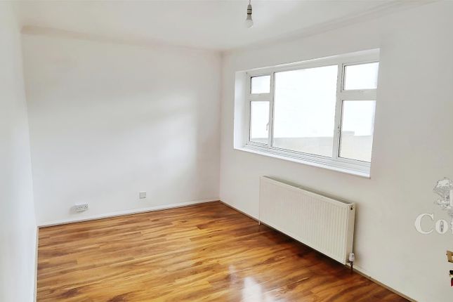 Flat to rent in Tillotson Road, London