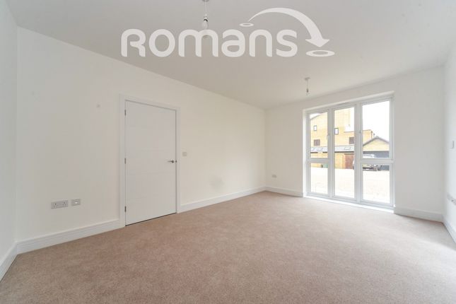 1, Stowe Place, Crowthorne photo 2