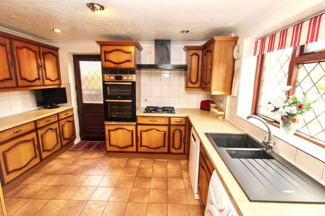 10 Coppice Farm Road, High Wycombe photo 3
