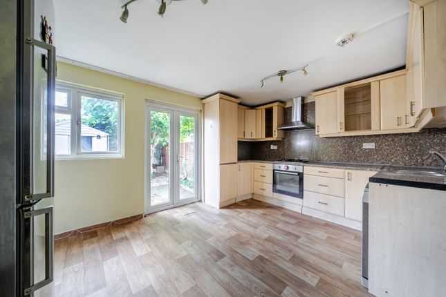 45, Castillon Road, London photo 4