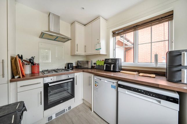 SNG OR, 43, Soper Crescent, Andover photo 2