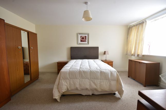 Flat for sale in 61 Massetts Road, Horley, Surrey