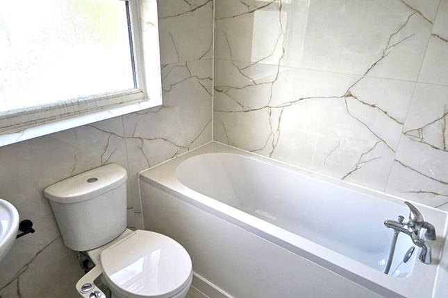 2, North Hyde Gardens, Hayes photo 3