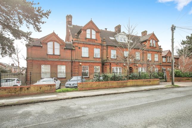 Flat for sale in Foxhall Road, Ipswich