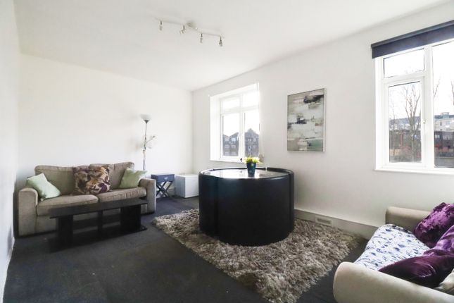 Flat for sale in Perystreete, Perry Vale, London