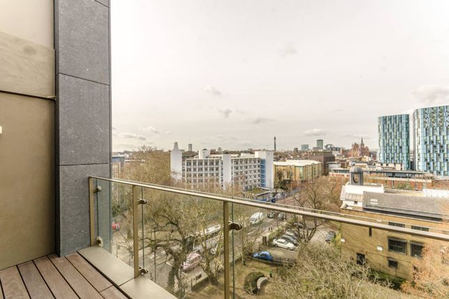 Flat to rent in Fitzgerald Court, Angel, London