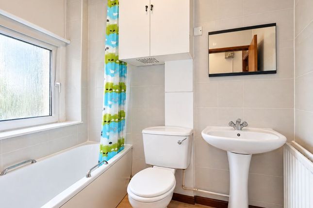 Flat 2, 31, Balham Hill, London photo 4