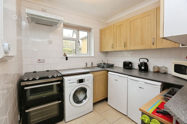 42, Atherfield Road, Hampshire photo 4