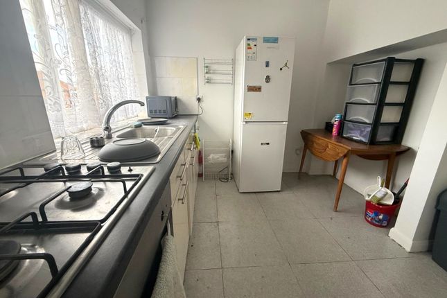 The Crossways, Hounslow photo 4