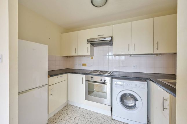 1-bed flat on Shelley Way, Wimbledon, £265,000