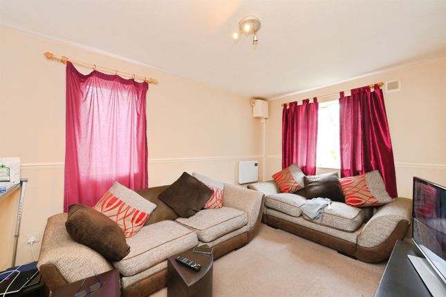 51, Cranleigh Close, Waltham Cross photo 2