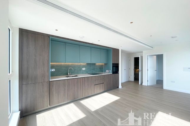 41, 9, Woodall Way, London photo 2
