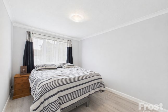 83, Littlebrook Avenue, Berkshire photo 4