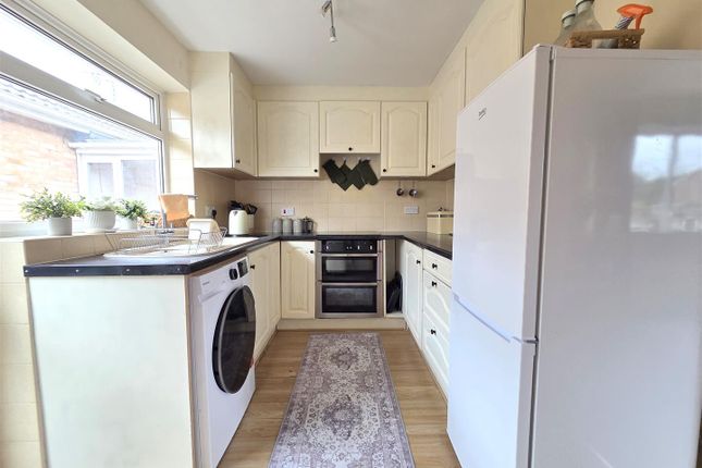 5, Oak Apple Close, Stourport-On-Severn photo 4