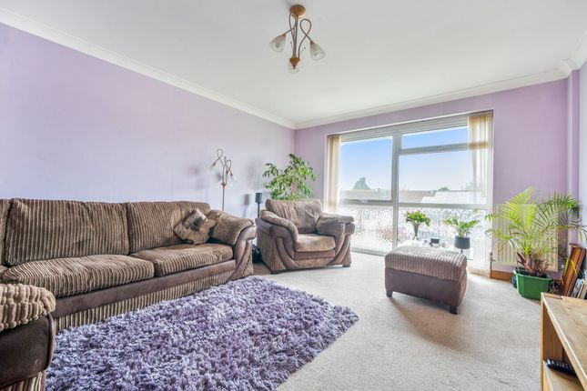 65 Markfield, Bognor Regis photo 3