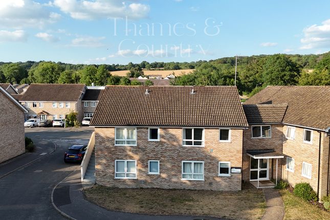16 Chalford Flats, High Wycombe photo 2