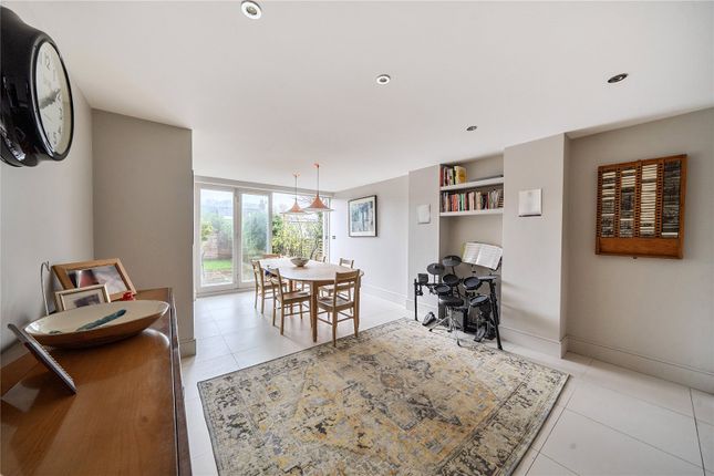 35, Woodland Gardens, London photo 3