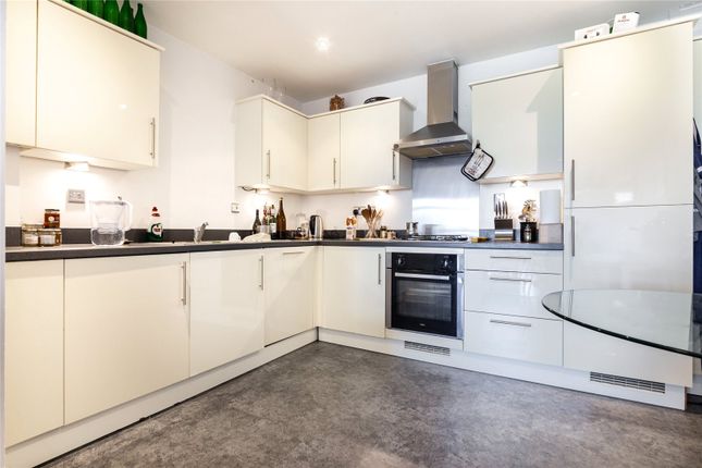 Flat for sale in 100 Lansdowne Drive, London
