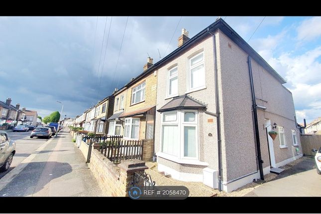 Semi-detached house to rent in Willow Street, Romford