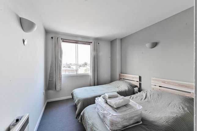 Flat to rent in Gainsborough Studios West, Poole Street, Islington, London