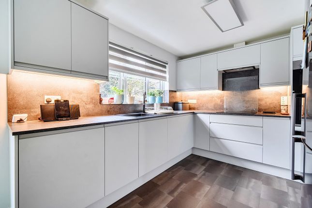 2, Westwood Cleave, Newton Abbot photo 3